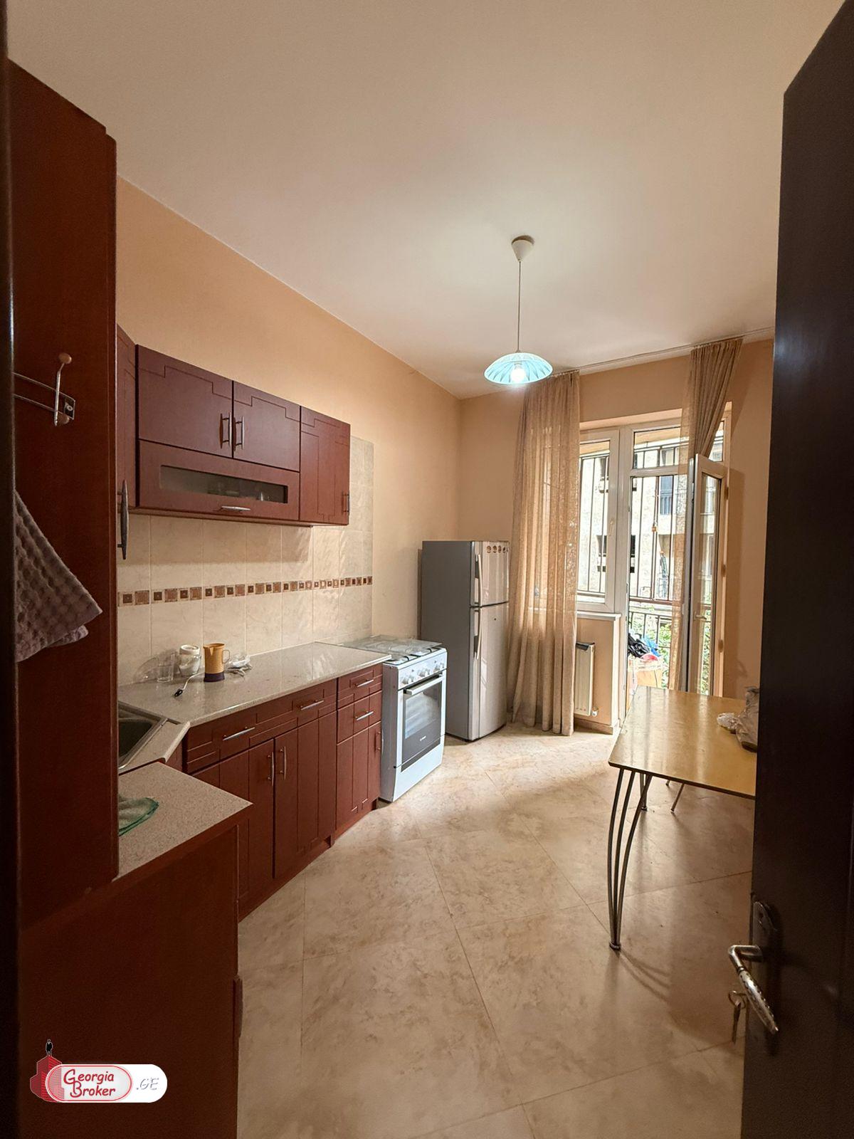 იყიდება ახალი გარემონტებული 4 ოთახიანი ბინა